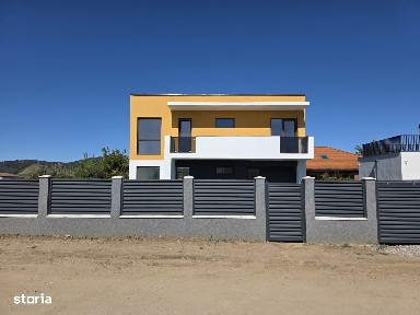 Casa singur in curte Hărman