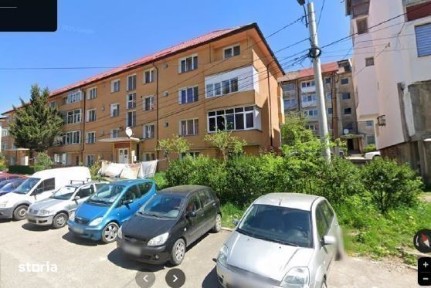 Cota de 1/8 din apartament 3 camere-loc Petrosani, jud. Hunedoara