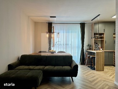 3 camere/ 2 băi/ Zona Vivo