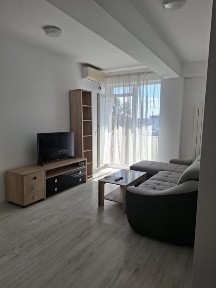 Închiriez apartament cu 2 camere
