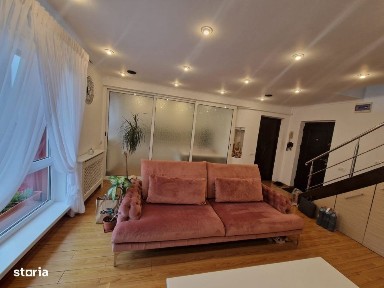 Apartament de 3 camere, decomandat, 90 mp., zona Stefan cel Mare.