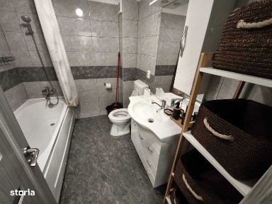 Inchiriez Apartament 42 mp2