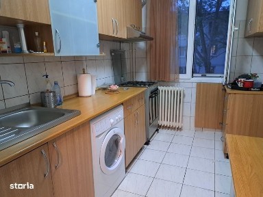 Proprietar,inchiriez apartament 3 camere,metrou titan