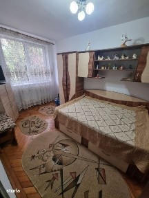 Apartament 2 camere decomandate, 52mp, etaj 1/2, in Filiasi, centru