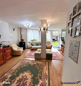 Casa in apreciabil potential,cu terase, curte,gradina echipata,2 pivni