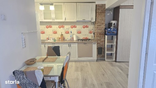 Inchiriez apartament in casa si curte in Deva, situat la etajul 1