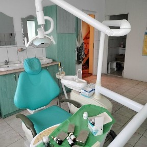 Vând casă,teren intravilan 1400 mp,toate utilitatile