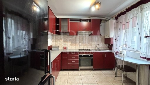 Apartament 4 camere de vanzare in Floresti