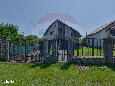 Casă / Vilă cu 5 camere de închiriat în zona Nord