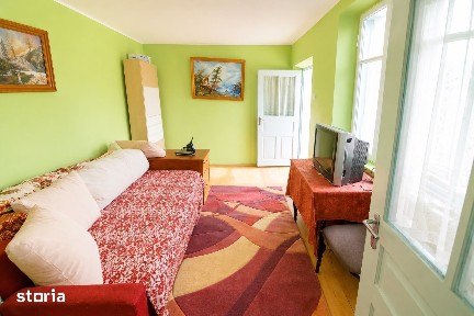 Casa batraneasca Iasi Raducaneni 4300 mp teren, ASFALT si padure!