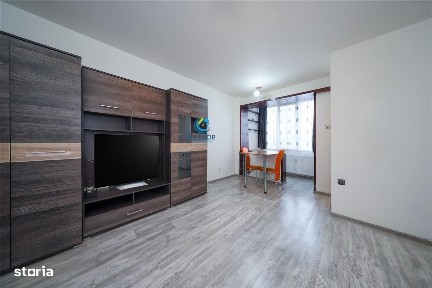 Garsoniera spatioasa zona Coresi COMISION 0