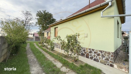 Casă 4 camere, Teren 3.405 mp Loc. Dindeștiu Mic Jud. Satu Mare-Comisi