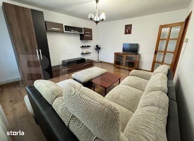 Apartament cu 3 camere, zona Dumbrava