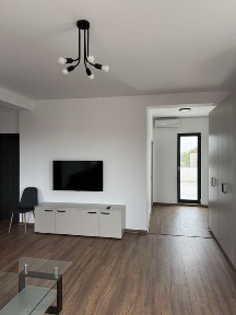 Inchiriez apartament 2 camere in cartierul 23 august