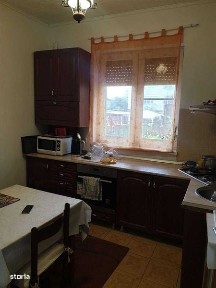 Apartament pe doua niveluri cu curte proprie