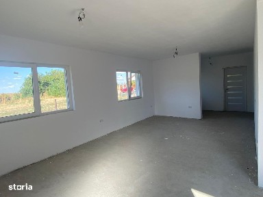 Vand casa parter Curtici