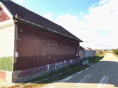 Casa cu teren in Cefa cu dublu front stradal