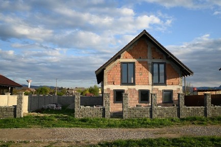 Casă spațioasă de vânzare în Prejmer - la doar 20 de minute de Brașov