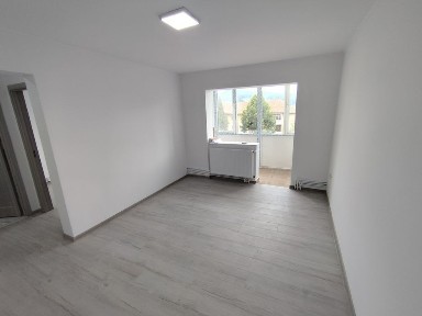 Apartament Comănești