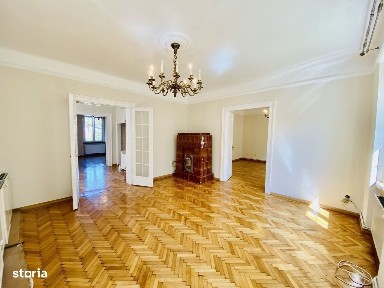 Vila de inchiriat - 7 camere, teren mare - Zona centrala