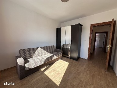 Apartament cu 3 camere de vânzare în Florești