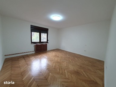 De inchiriat apartament 3 camere in vila pentru birouri