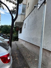 Apartament 3 camere decomandat parter înalt