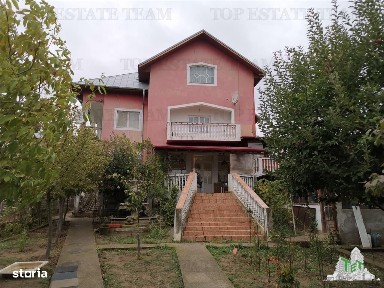 Vila cu etaj in Adunatii Copaceni, p+1+ pod + garaj + anexe, 5 camere