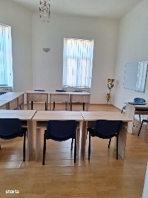Ultracentral Oradea - 3 camere,pretabil Birou sau locuință, 99 mp