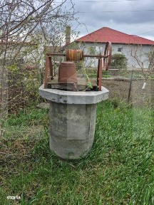 Casa batraneasca cu 2700mp teren intravilan - Broscauti