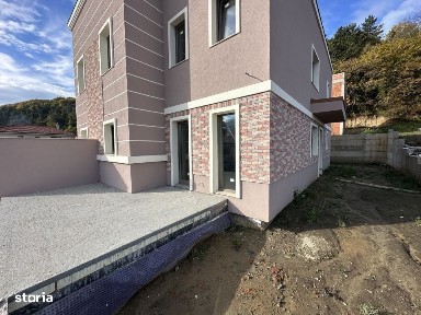 Casa tip duplex, terasa circulara, 120 mp, zona Tauti
