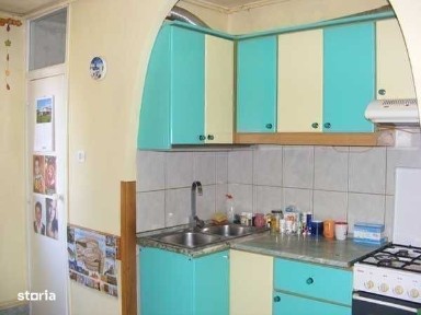 Dau in chirie ap. amenajat 3 camere Pandurilor