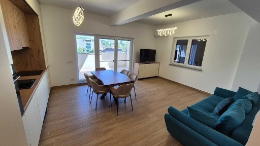 Proprietar 3 camere, imobil nou.