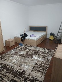 Închiriez apartament în Drăgășani, ultracentral, vedere superbă