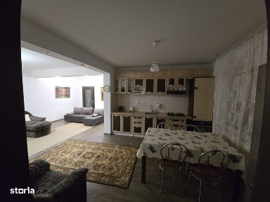Nuu!. De inchiriat apartament cu 2 camere,decomandat,partier.
