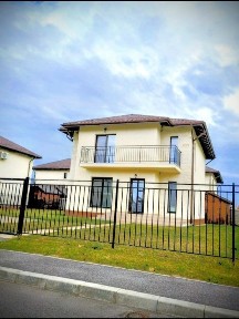 Casă modernă de închiriat în cartierul rezidențial Green Residence