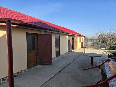 Casă de vânzare sau schimb cu apartament 2 camere