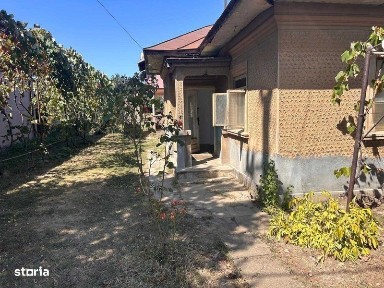 Casa batraneasca de inchiriat