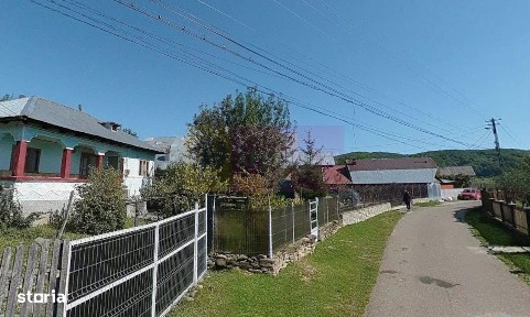 Casa batraneasca cu teren (4.910 mp) la Alunis