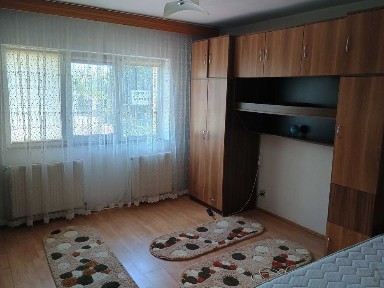 Vand apartament mare cu 2 camere
