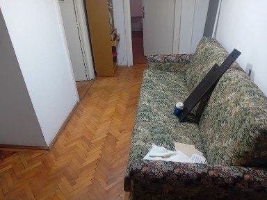 Ap o camera Biserica Catolica centru parter inalt 40mp balcon centrala