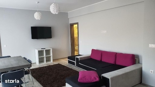 Chirie ap 2 camere bloc nou centrul orasului cu parcare privata