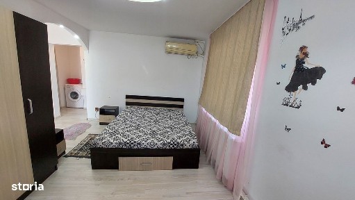 Chirie Garsoniera cu balcon pe camera Etaj 3 Chirie 1.000 lei lunar