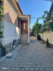 Casa vintage de inchiriat cu gradina de poveste langa Parcul Sub Arini