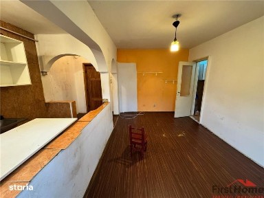 2 camere, zona sud, etaj 3\/4, izolat, termopan (necesita renovare)