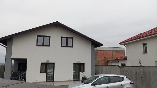 Vând casă în Mioveni Argeș