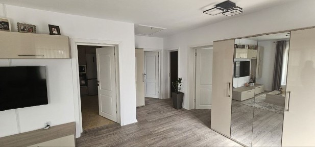 Casa Hemeiusi langa Parc Dendrologic