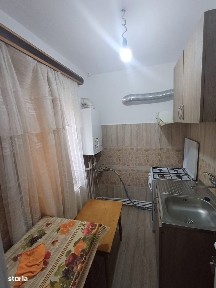 De inchiriat garsoniera etajul 1 mobilata și utilata Pret 1.000 lei