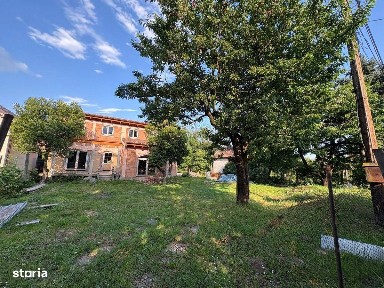 Casă la roșu str. Luncii (zona Bercu Roșu)