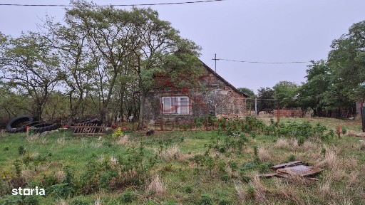 Teren 910 mp cu casa veche - Seceani - 30 km de Timișoara